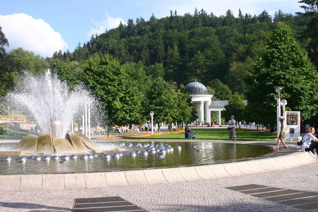 Penzion Speedway Mariánské Lázně Exterior foto